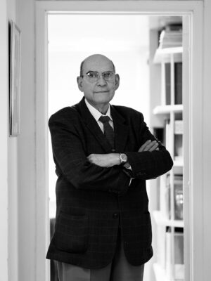 1. MANUEL GARCÍA - GERENTE Y DIRECTOR DE PROYECTOS